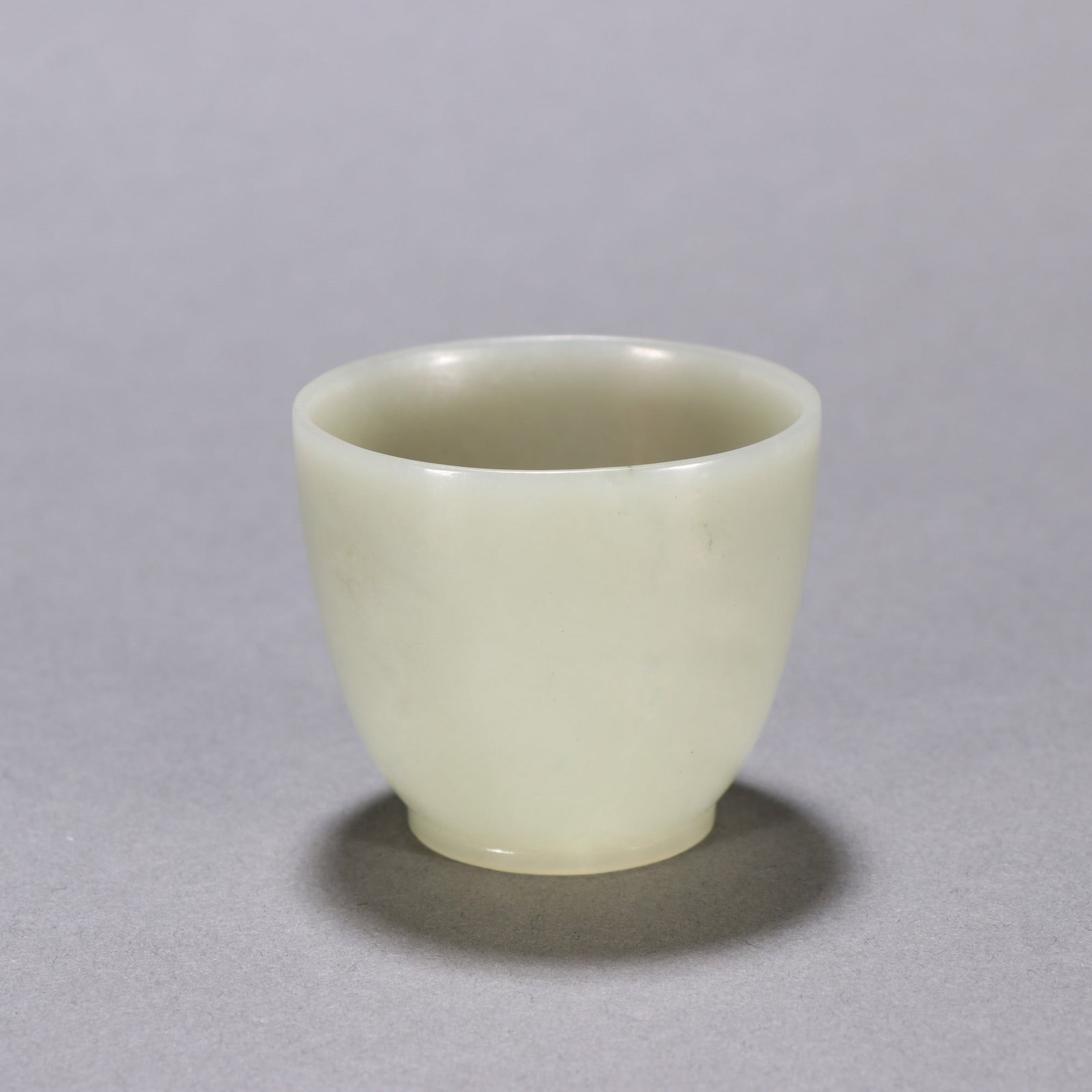An Exquisite White Jade Cup (1 of 9)
