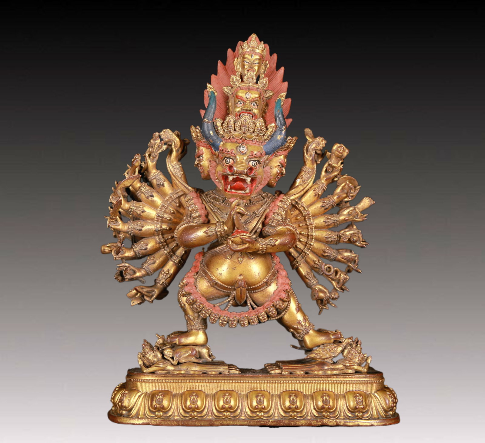 A Rare Gilt Bronze Statue of Yamantaka: A Rare Gilt Bronze Statue of Yamantaka,Qing Dynasty,China,Kangxi Seven-Character Mark,Size:6.7inx3.7inx9.4in,Weight:3620g 铜鎏金大威德金刚像,ę