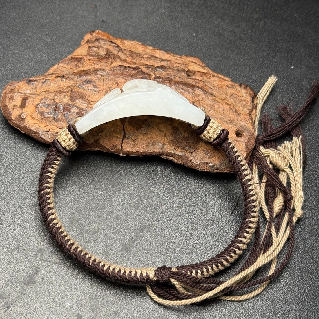 An Exquisite White Jade Bamboo Pattern Bracelets: An Exquisite White Jade Bamboo Pattern Bracelets,Qing Dynasty,China,Size:1.7inx0.7inx0.5in,Weight:22g,白玉竹子纹手串,中国清代