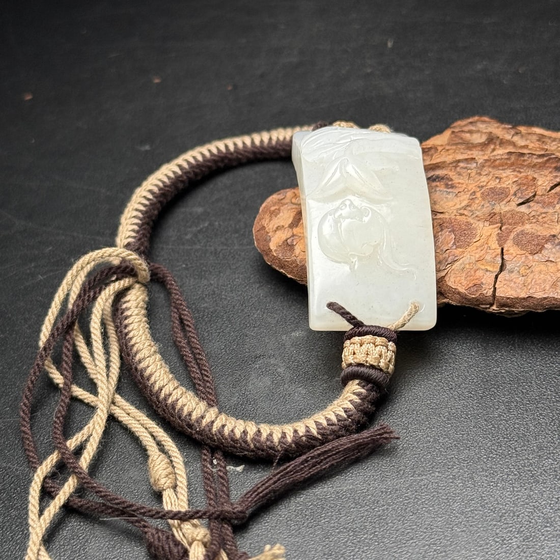 An Exquisite White Jade Bamboo Pattern Bracelets - 5