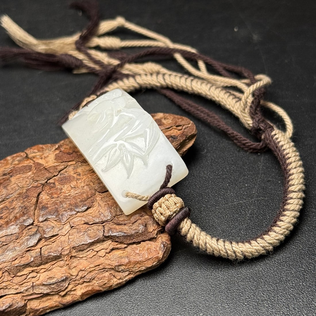 An Exquisite White Jade Bamboo Pattern Bracelets - 6