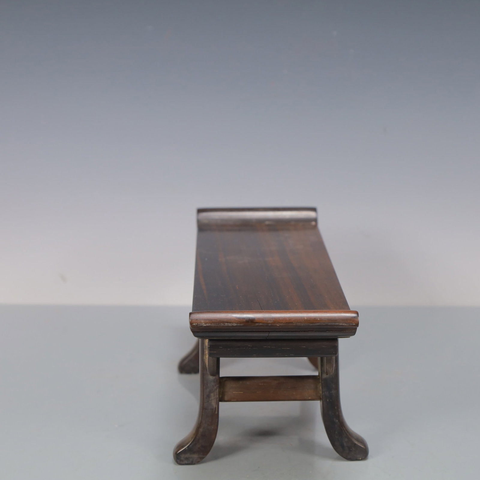 An Exquisite Redwood Table: An Exquisite Redwood Table,Qing Dynasty,China,Size:11.6inx3.7inx4.5in,Weight:450g,红木桌子,中国清代