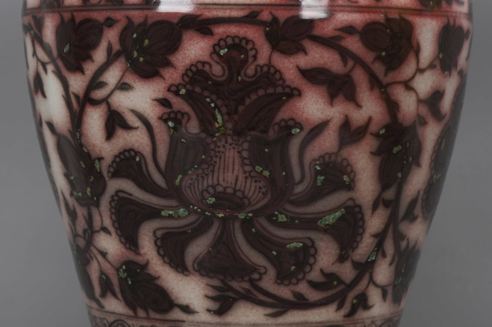An Exquisite Underglaze-Red Lotus Pattern Dragon Pattern Vase - 6
