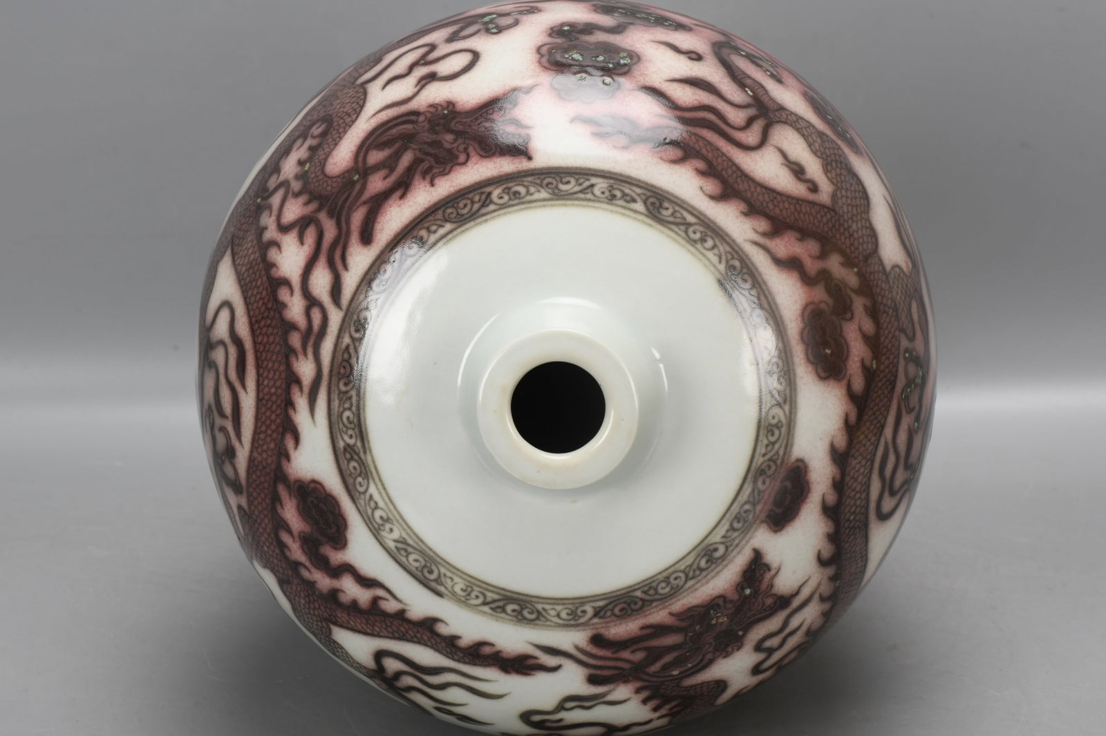 An Exquisite Underglaze-Red Lotus Pattern Dragon Pattern Vase - 8