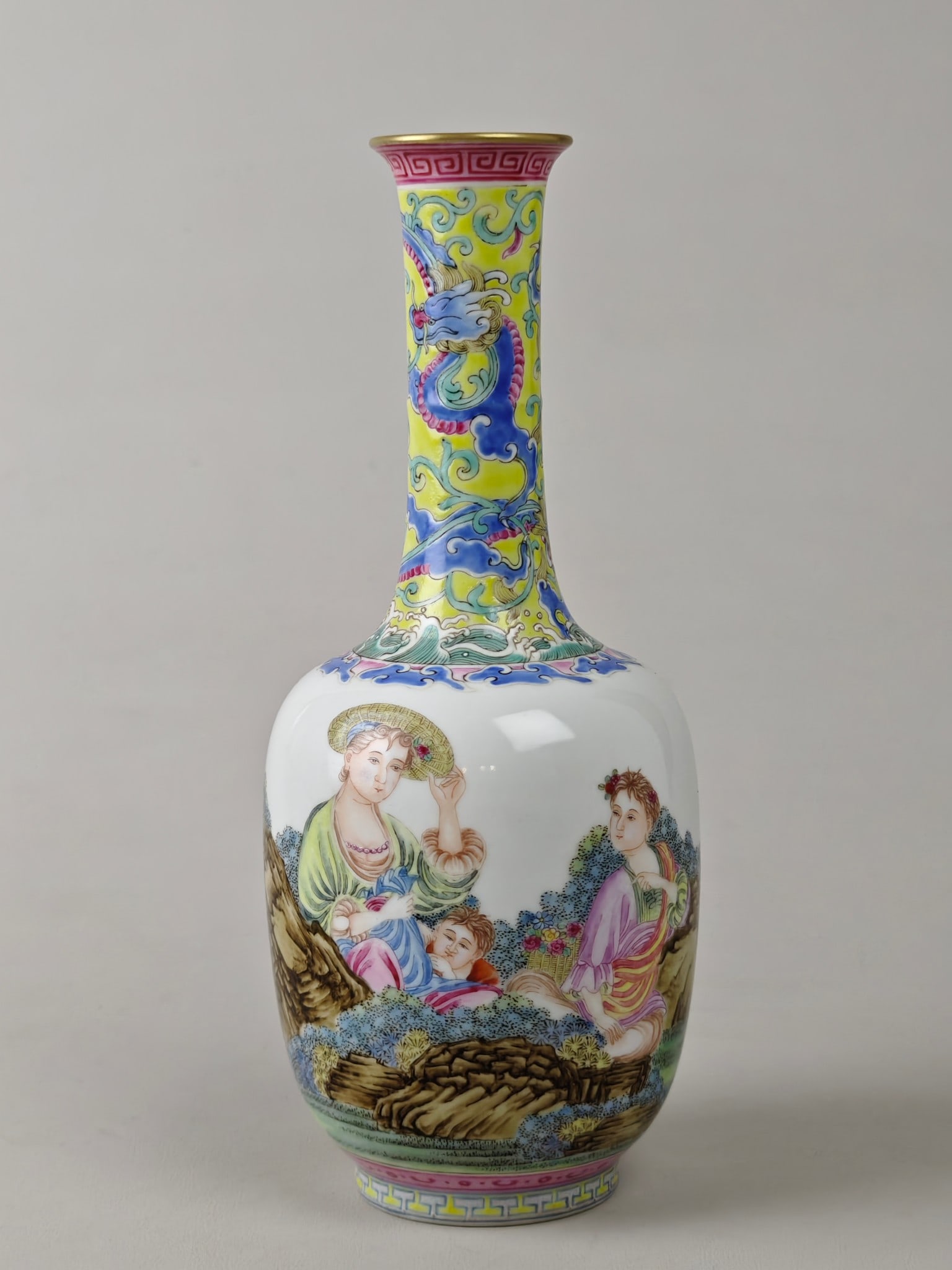 Enamel Character and Story Pattern Auspicious Cloud Pattern Dragon Pattern Vase: Enamel Character and Story Pattern Auspicious Cloud Pattern Dragon Pattern Vase,Qing Dynasty,China,with Qianlong Four-character Mark,Size:8.5inx3.5in