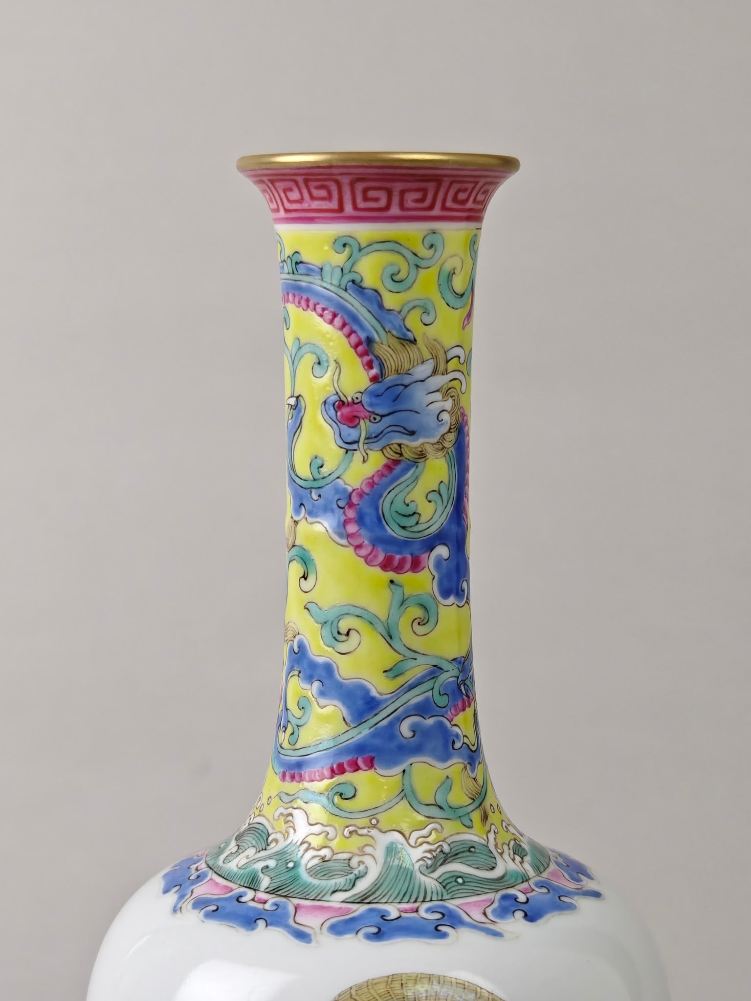 Enamel Character and Story Pattern Auspicious Cloud Pattern Dragon Pattern Vase - 4