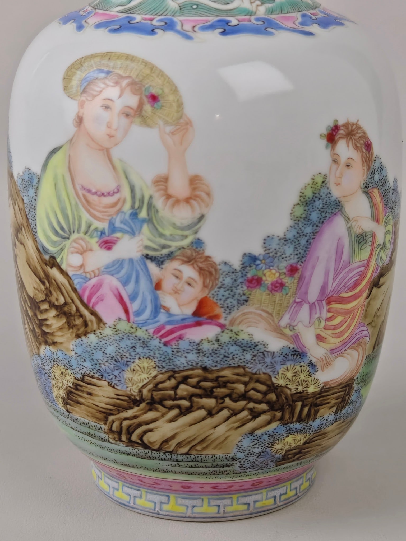 Enamel Character and Story Pattern Auspicious Cloud Pattern Dragon Pattern Vase - 5