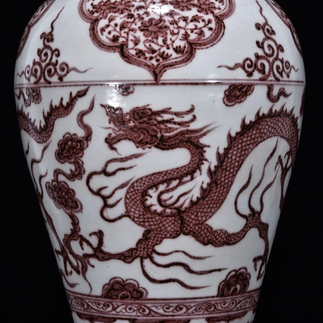 An Exquisite Underglaze-Red Dragon Pattern Vase - 5