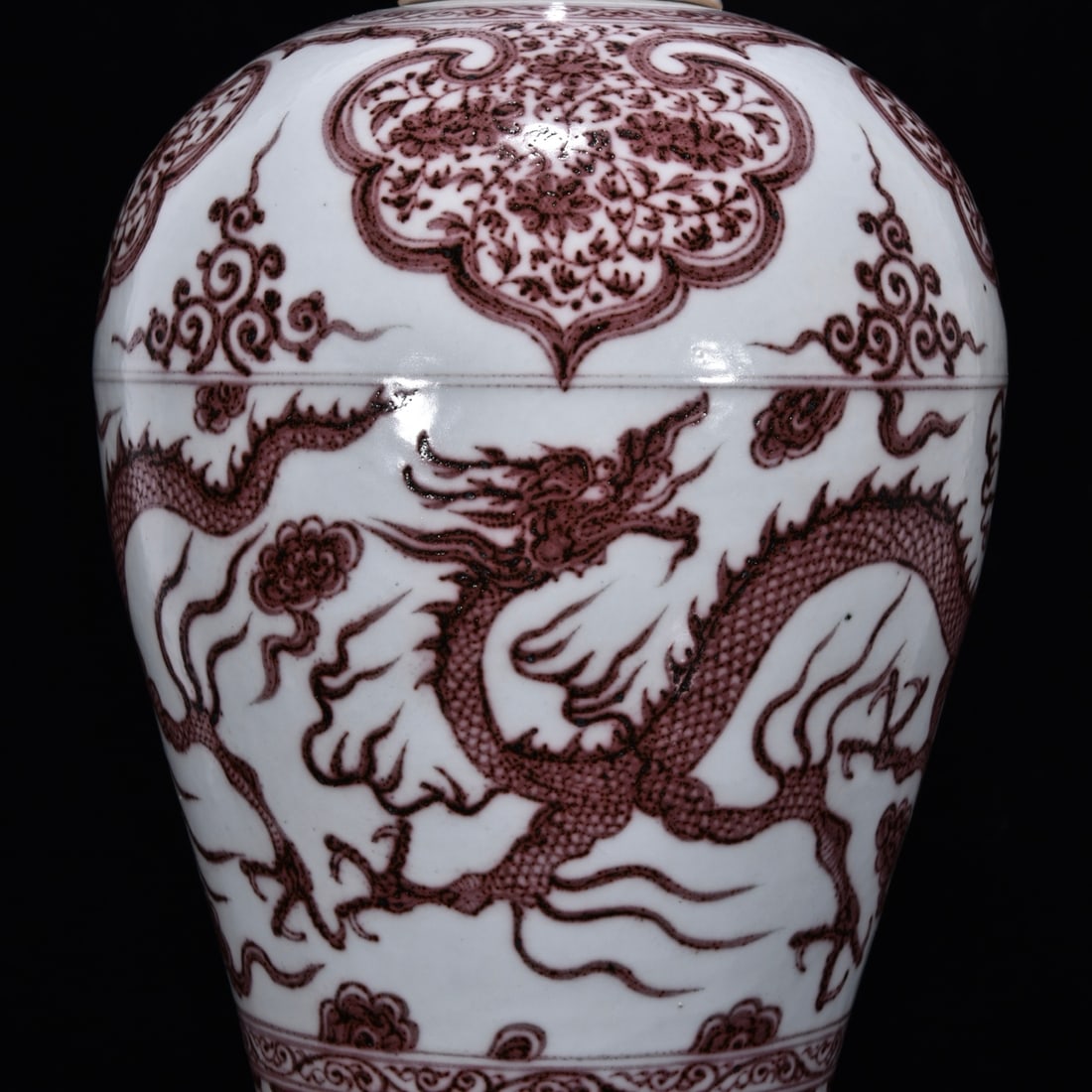 An Exquisite Underglaze-Red Dragon Pattern Vase - 7