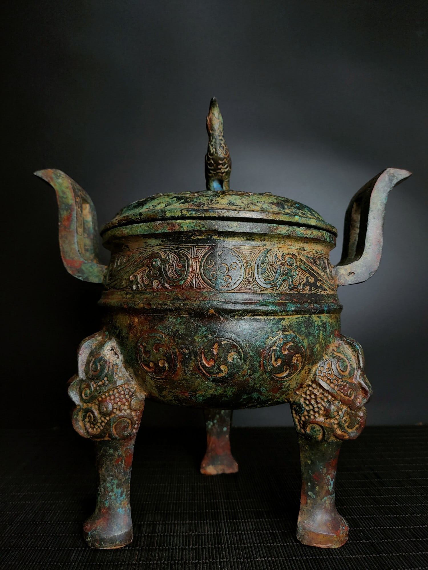 An Exquisite Bronze Auspicious Animal Pattern Double-Ears Tripod Censer: An Exquisite Bronze Auspicious Animal Pattern Double-Ears Tripod Censer,the Warring States period in