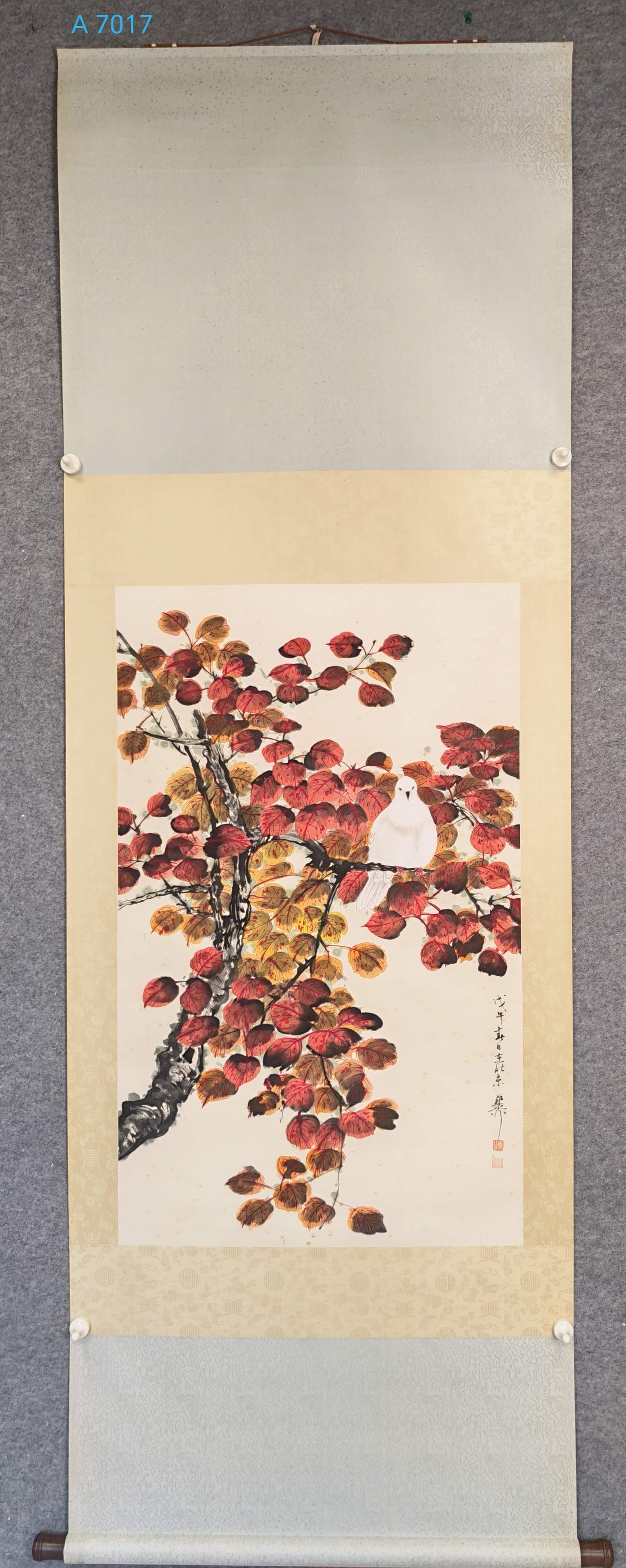 A Chinese Vertical Scroll Ink Painting of Flower and Bird on Paper: A Chinese Vertical Scroll Ink Painting of Flower and Bird on Paper,Xie zhiliu,Size:(Without frame)24inx39.4in,一幅中国水墨花鸟画立轴,&