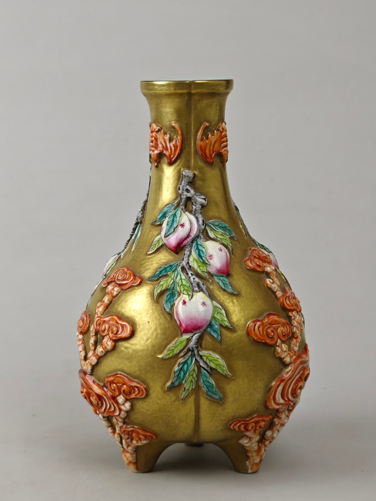 Peach Pattern Tripod Vase - 3
