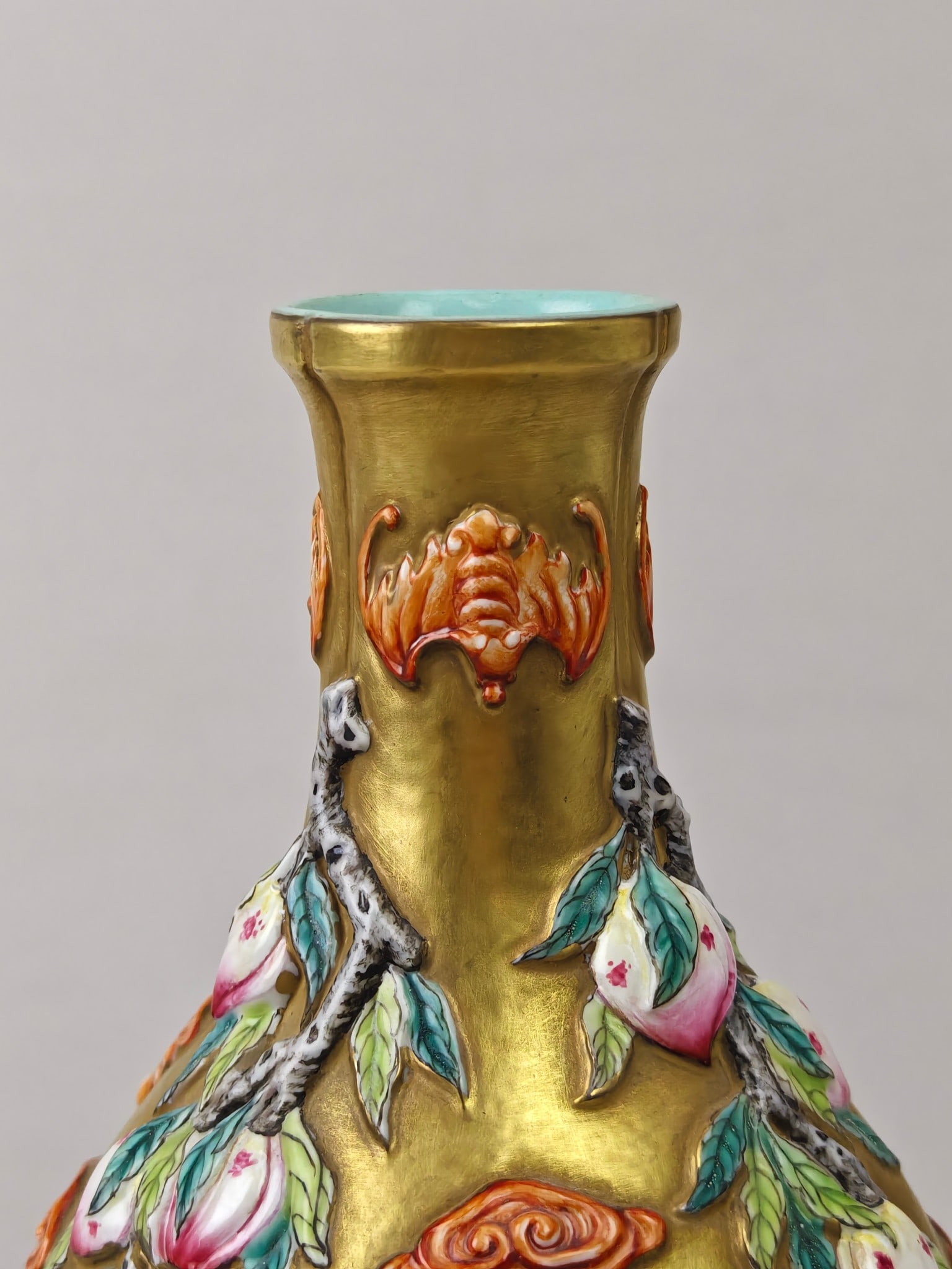 Peach Pattern Tripod Vase - 4