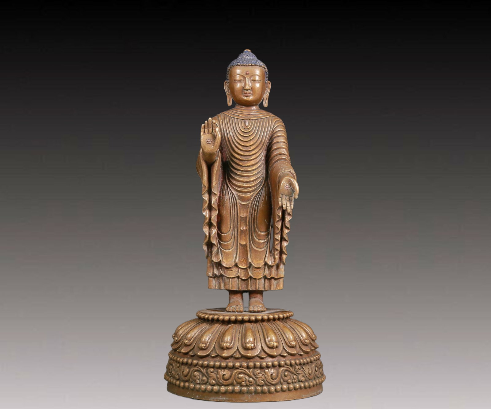 A solemn alloy bronze statue of Tathagata (1 of 10)