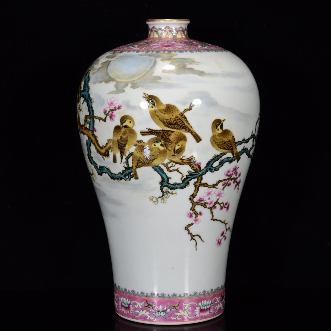 An Exquisite Famille-Rose Flower and Bird Pattern Vase: An Exquisite Famille-Rose Flower and Bird Pattern Vase,Qing Dynasty,China,with Yongzheng Six-character Mark,Size:12.6inx7.9in,粉彩花鸟纹瓶,中国清&