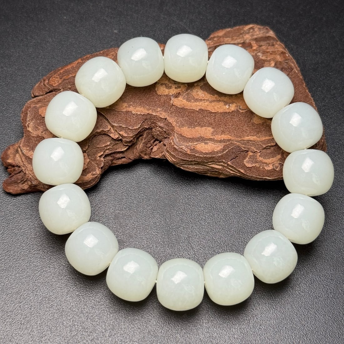 An Exquisite White Jade Bracelets - 2