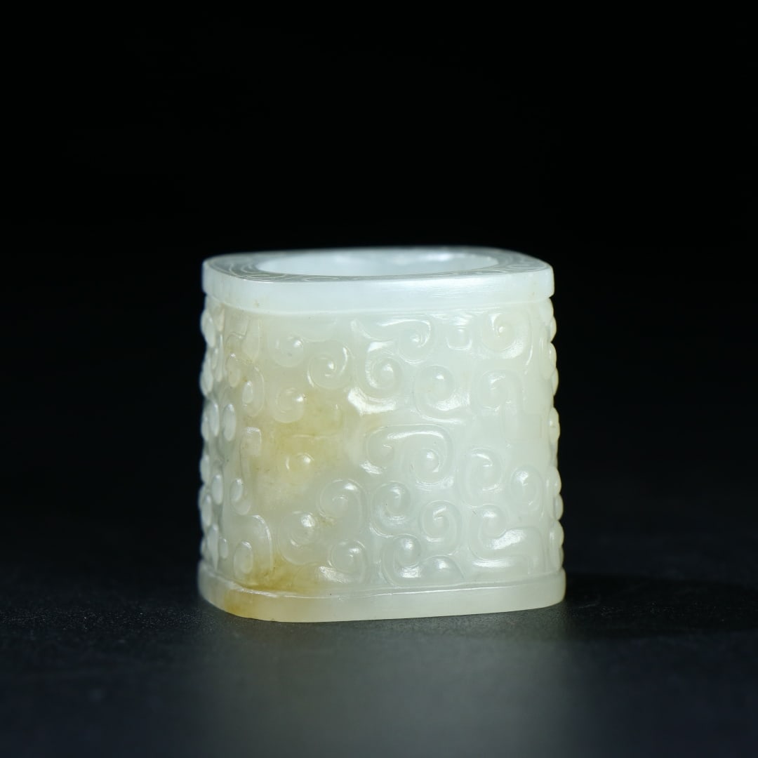 An Exquisite White Jade Auspicious Cloud Pattern Ring: An Exquisite White Jade Auspicious Cloud Pattern Ring,Han Dynasty,China,Size:1.1inx1.2in,(inside