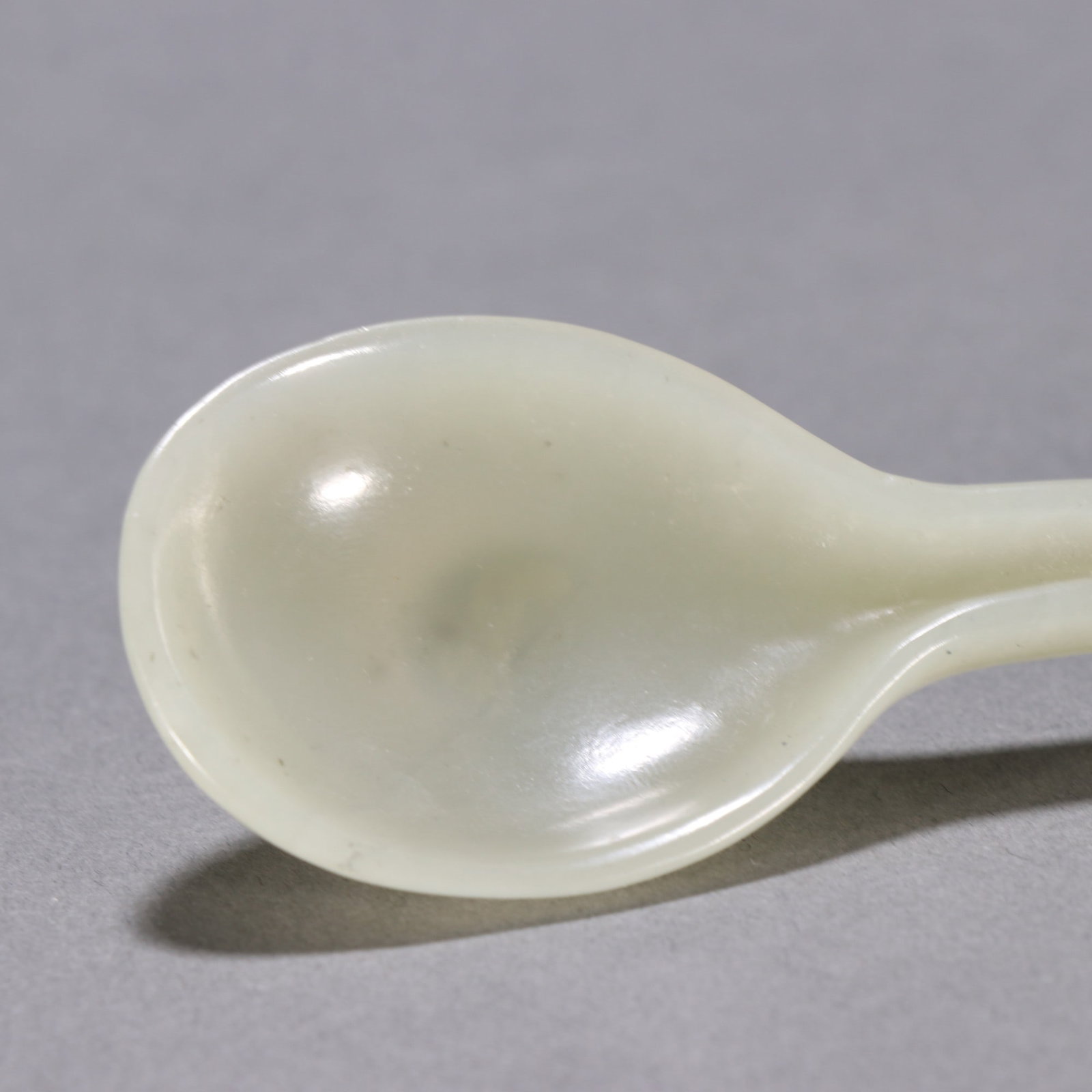 An Exquisite White Jade Spoon - 2