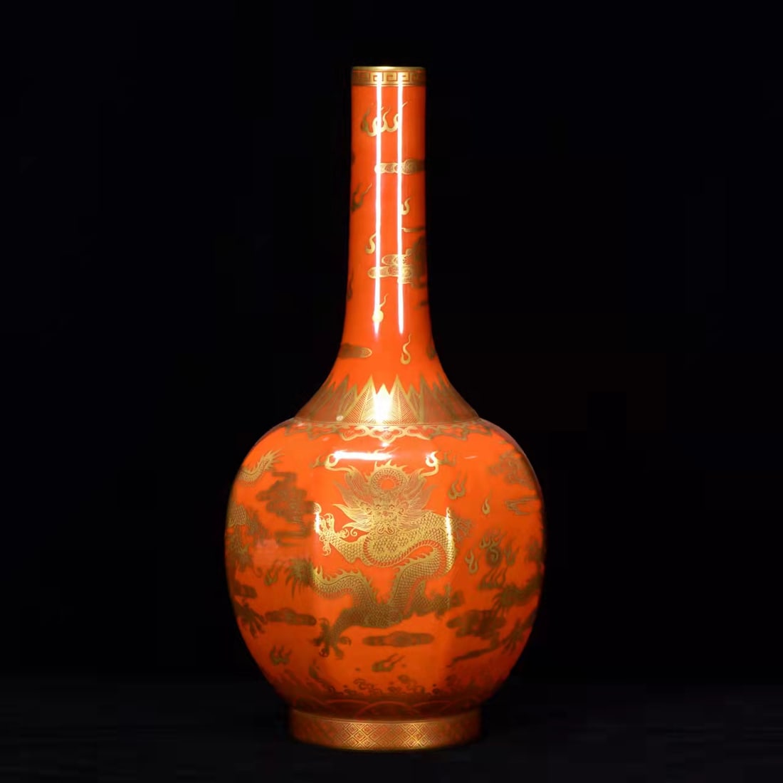 An Exquisite Iron-Red Painted Gold Dragon Pattern Vase: An Exquisite Iron-Red Painted Gold Dragon Pattern Vase,with Qianlong 御题诗,Qing