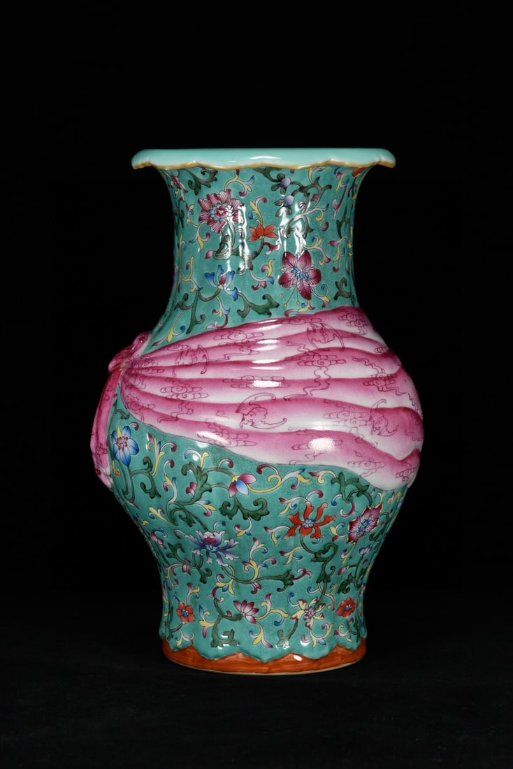 An Exquisite Enamel Flower Pattern Vase - 2