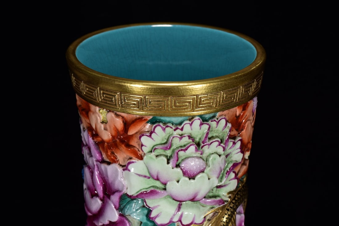 An Exquisite Enamel Gilded Dragon Pattern Flower Pattern Vase - 4