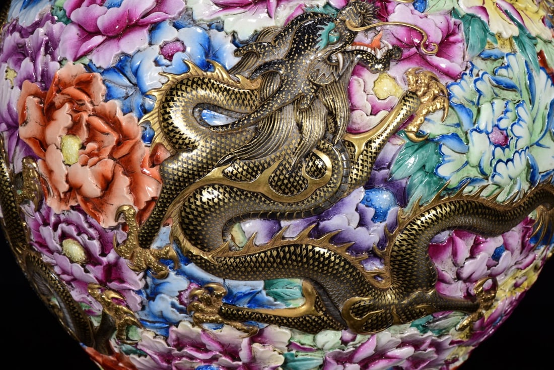 An Exquisite Enamel Gilded Dragon Pattern Flower Pattern Vase - 5