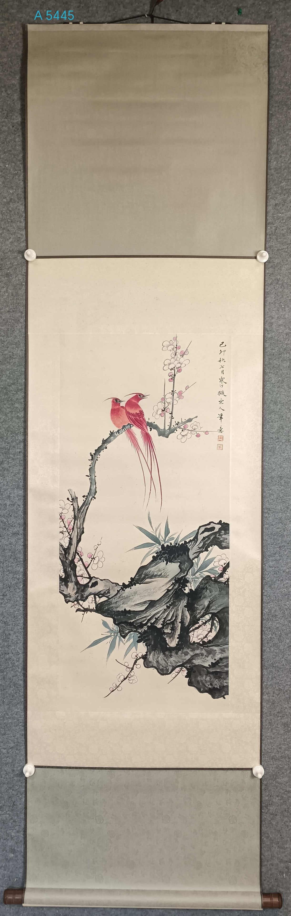 A Chinese Vertical Scroll Ink Painting of Flower and Bird on Paper: A Chinese Vertical Scroll Ink Painting of Flower and Bird on Paper,Jiang hanting,Size:(Without frame)16.9inx37.8in,一幅中国水墨花鸟画立ů