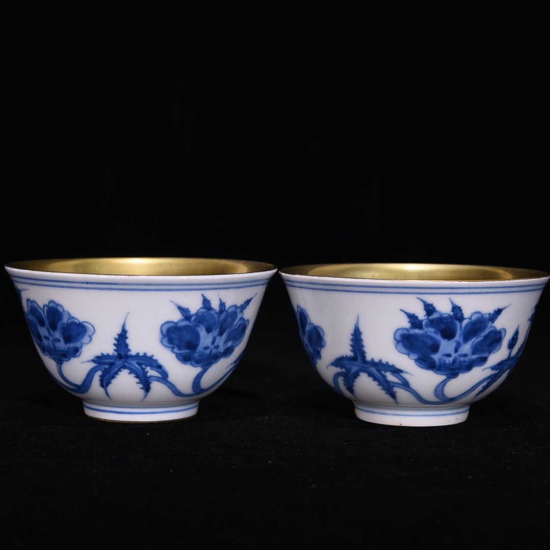 A Pair of Exquisite Blue and White Gilded Flower Pattern Bowls: A Pair of Exquisite Blue and White Gilded Flower Pattern Bowls,Ming Dynasty,China,with Chenghua Six-character Mark,Size:2.2inx3.7in,一对青花鎏金花卉 