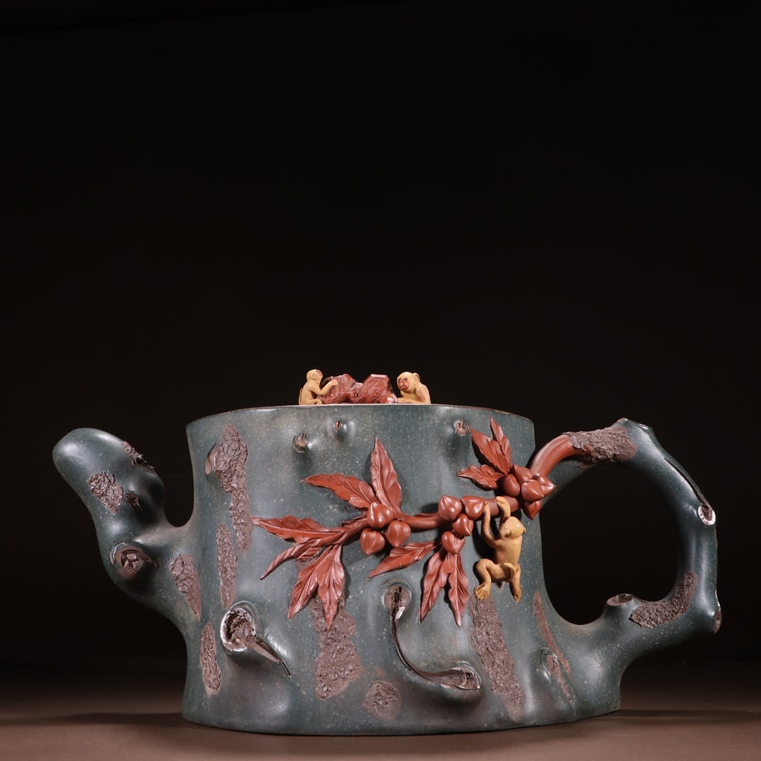 An Exquisite Purple Sands Clay Slip Decoration Peach Pattern Monkey Pattern Teapot: An Exquisite Purple Sands Clay Slip Decoration Peach Pattern Monkey Pattern Teapot,Modern Time of China,with Famous Artisan Mark,Size:7.5inx14.8in,紫砂泥彩桃子ń