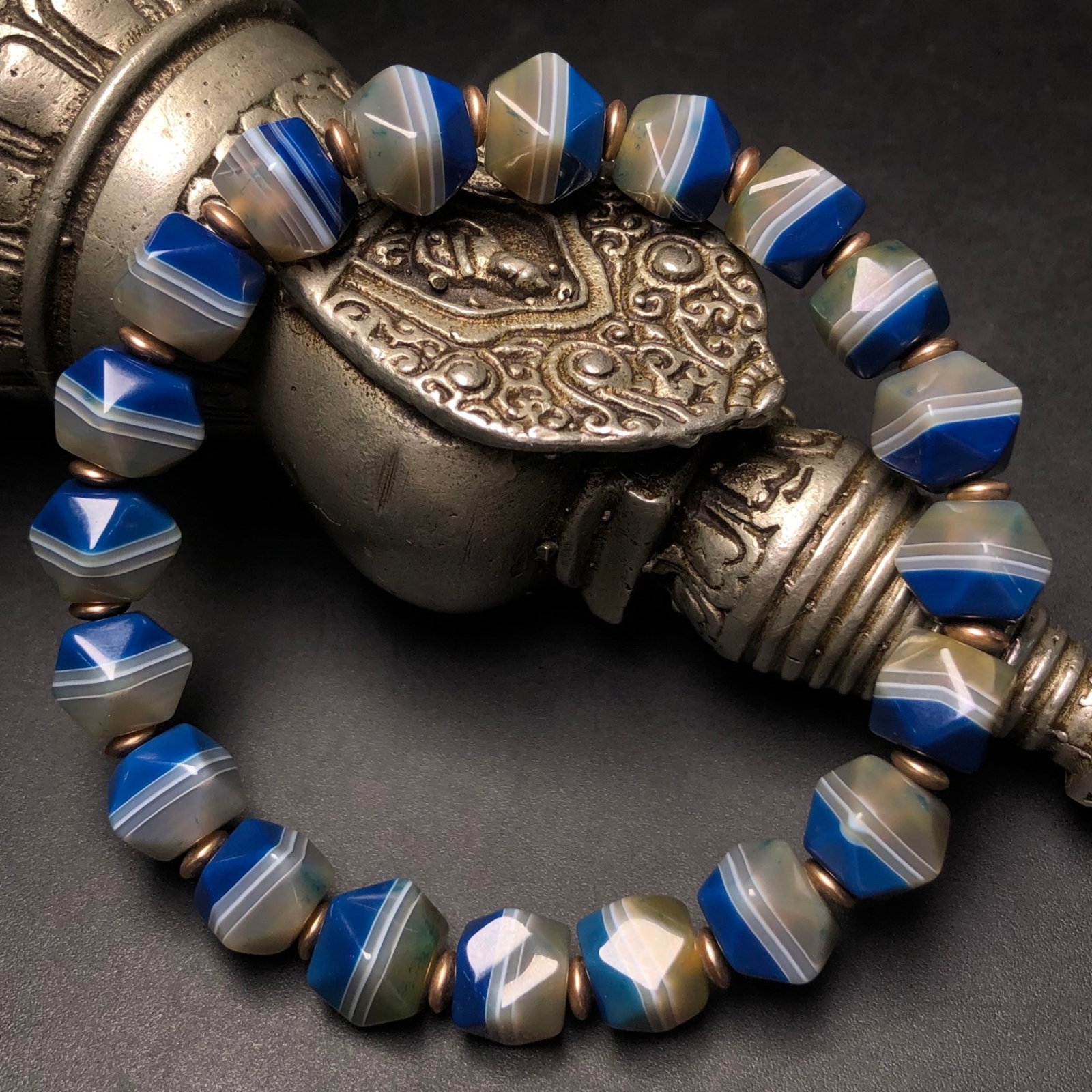 An Exquisite Agate Bracelets - 6