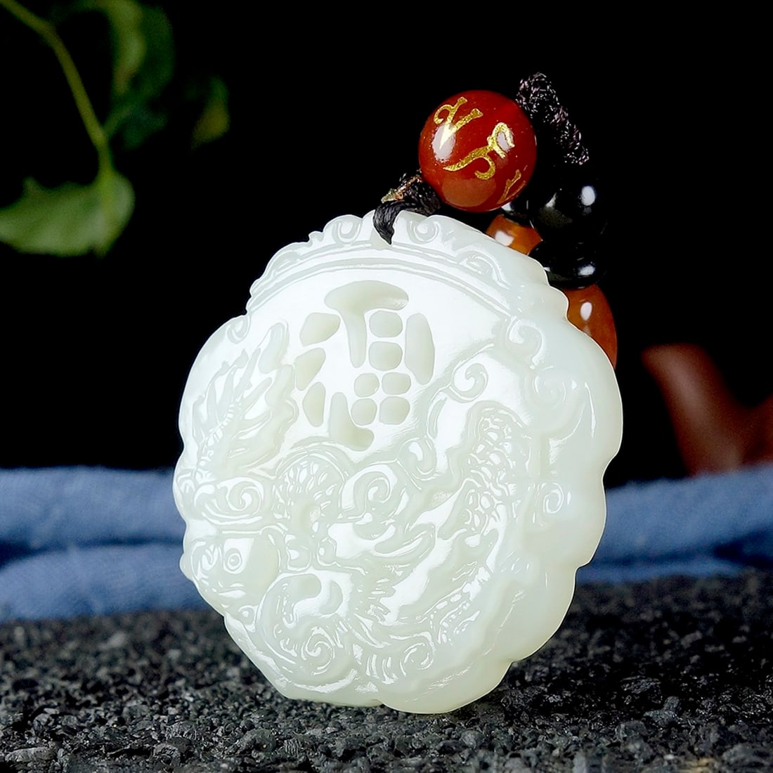 An Exquisite White Jade Dragon Pattern Pendant - 2