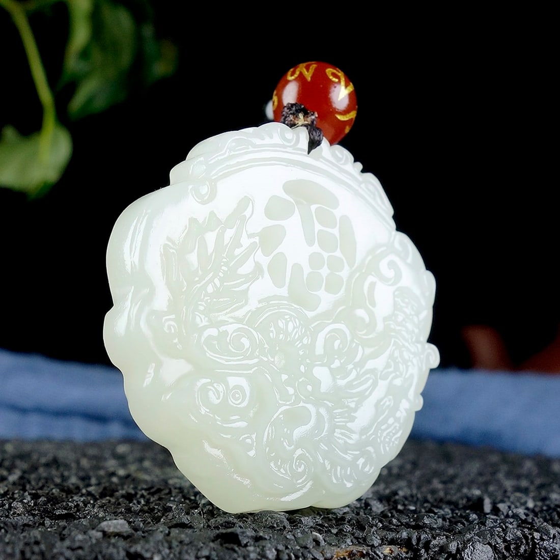 An Exquisite White Jade Dragon Pattern Pendant - 3