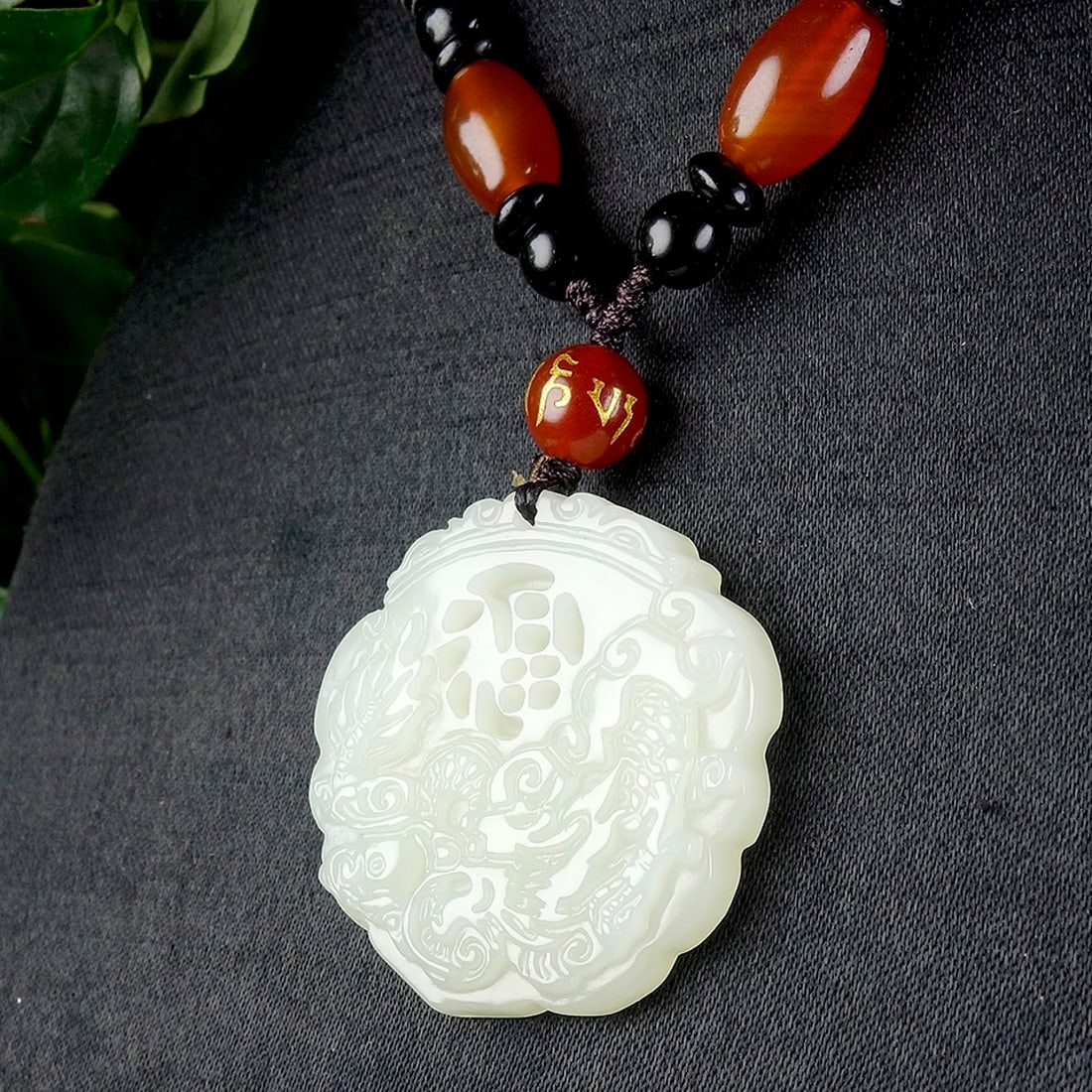 An Exquisite White Jade Dragon Pattern Pendant - 5