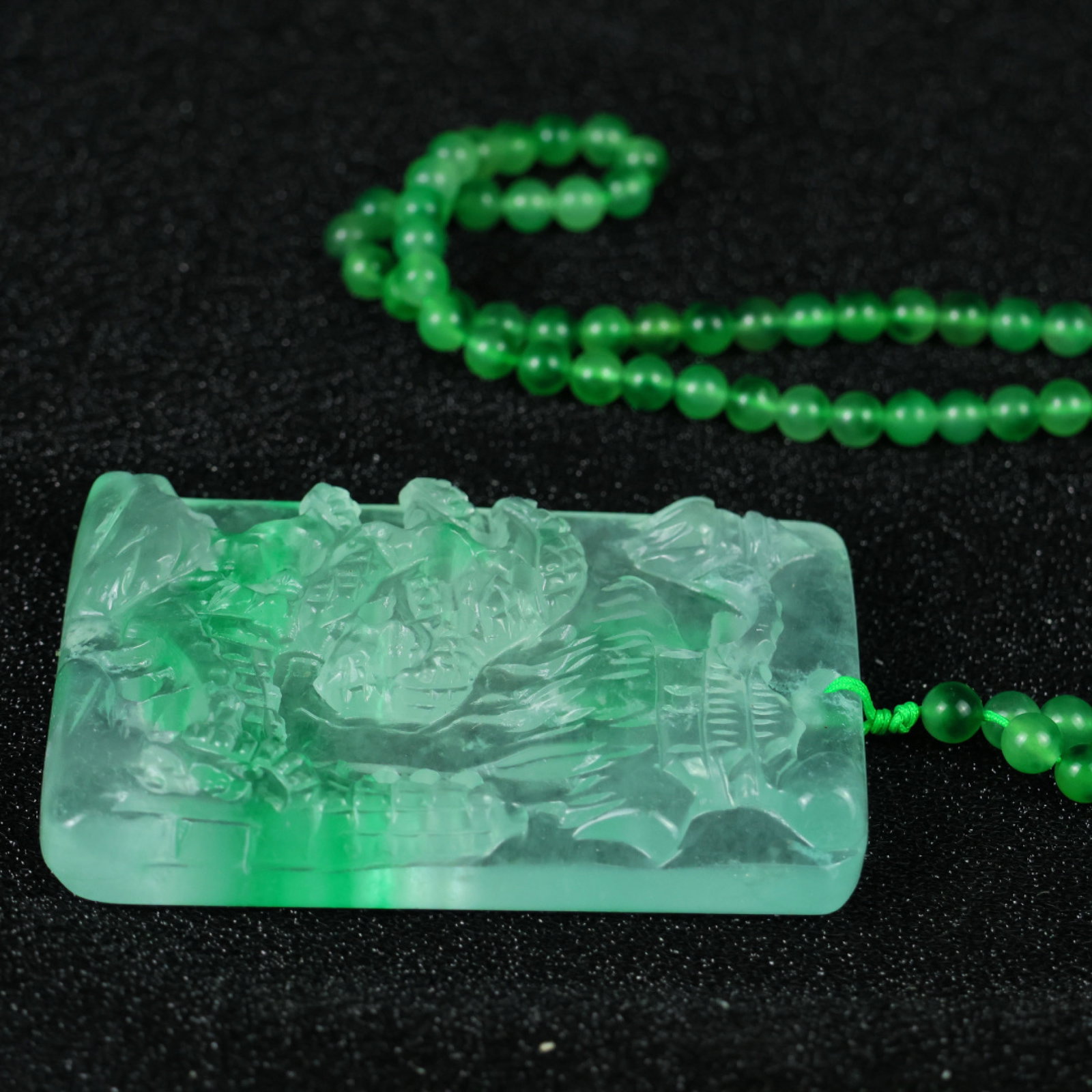 An Exquisite Jadeite Landscape Pattern Pendant - 7