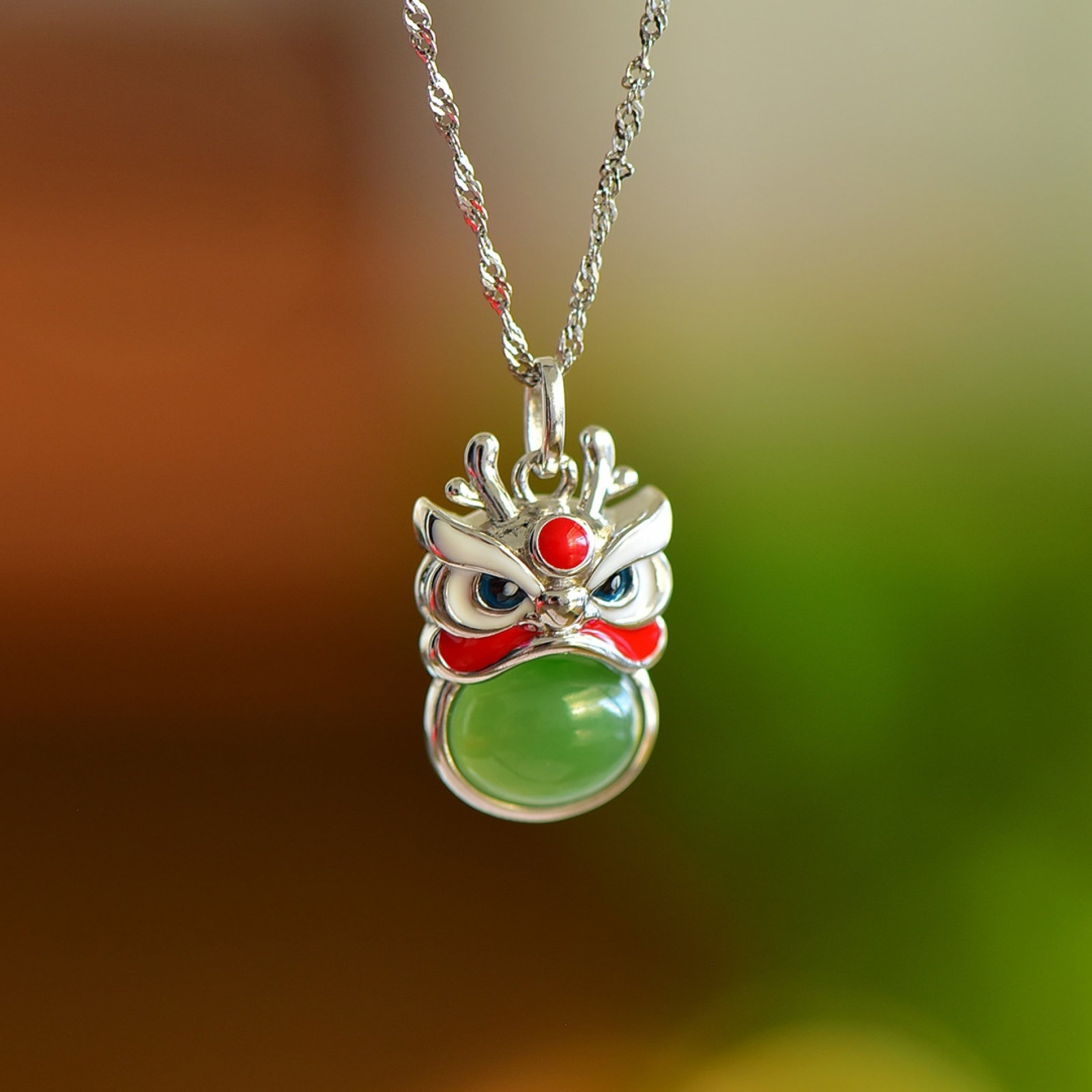 An Exquisite Sterling Silver Inlaid Jasper Enamel Pendant: An Exquisite Sterling Silver Inlaid Jasper Enamel Pendant 纯银镶碧玉珐琅吊坠