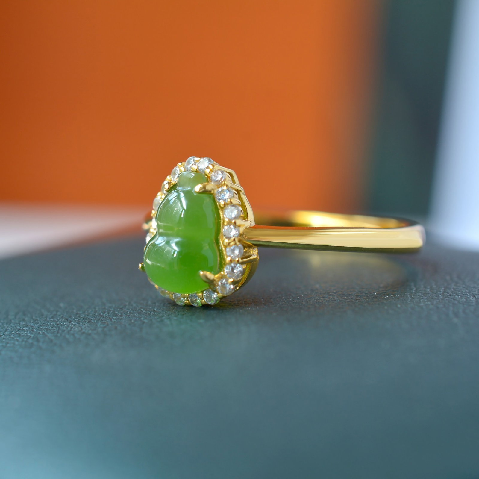 An Exquisite Sterling Silver-Gold Plated Inlaid Jasper Ring,Inlaid Diamond: Sterling Silver-Gold Plated Inlaid Jasper Ring,Inlaid Diamond,Size:6mmx8mm 纯银镀金镶碧玉戒指,嵌钻石,尺寸:6mmx8mm