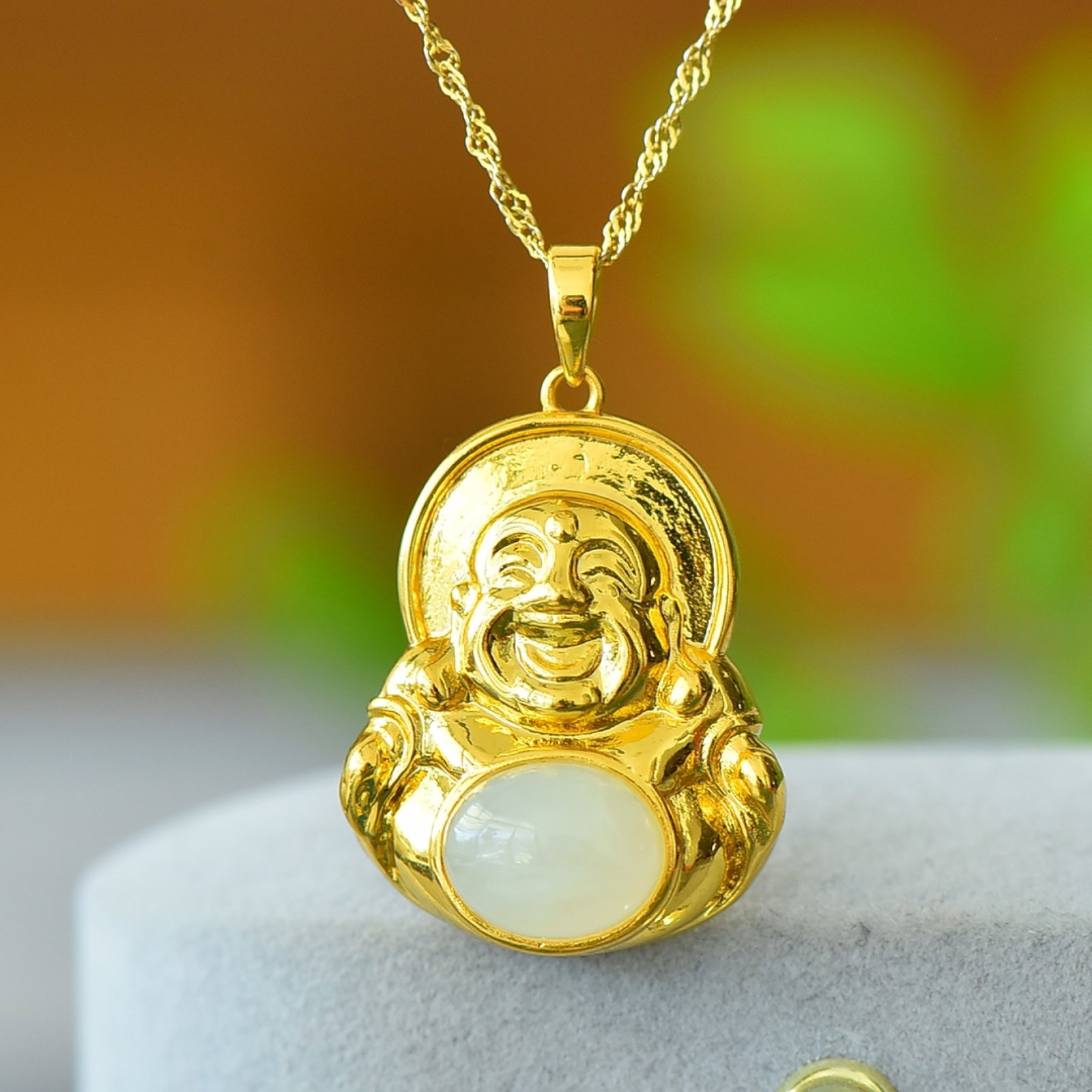 An Exquisite Bronze-Gold Plated Inlaid White Jade Statue of Maitreya Buddha Necklace: An Exquisite Bronze-Gold Plated Inlaid White Jade Statue of Maitreya Buddha Necklace,Size:8mmx10mm 铜镀金镶白玉弥勒佛像项链