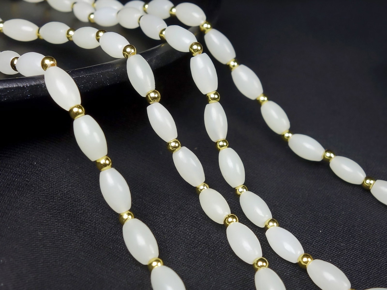An Exquisite White Jade Bracelets - 5