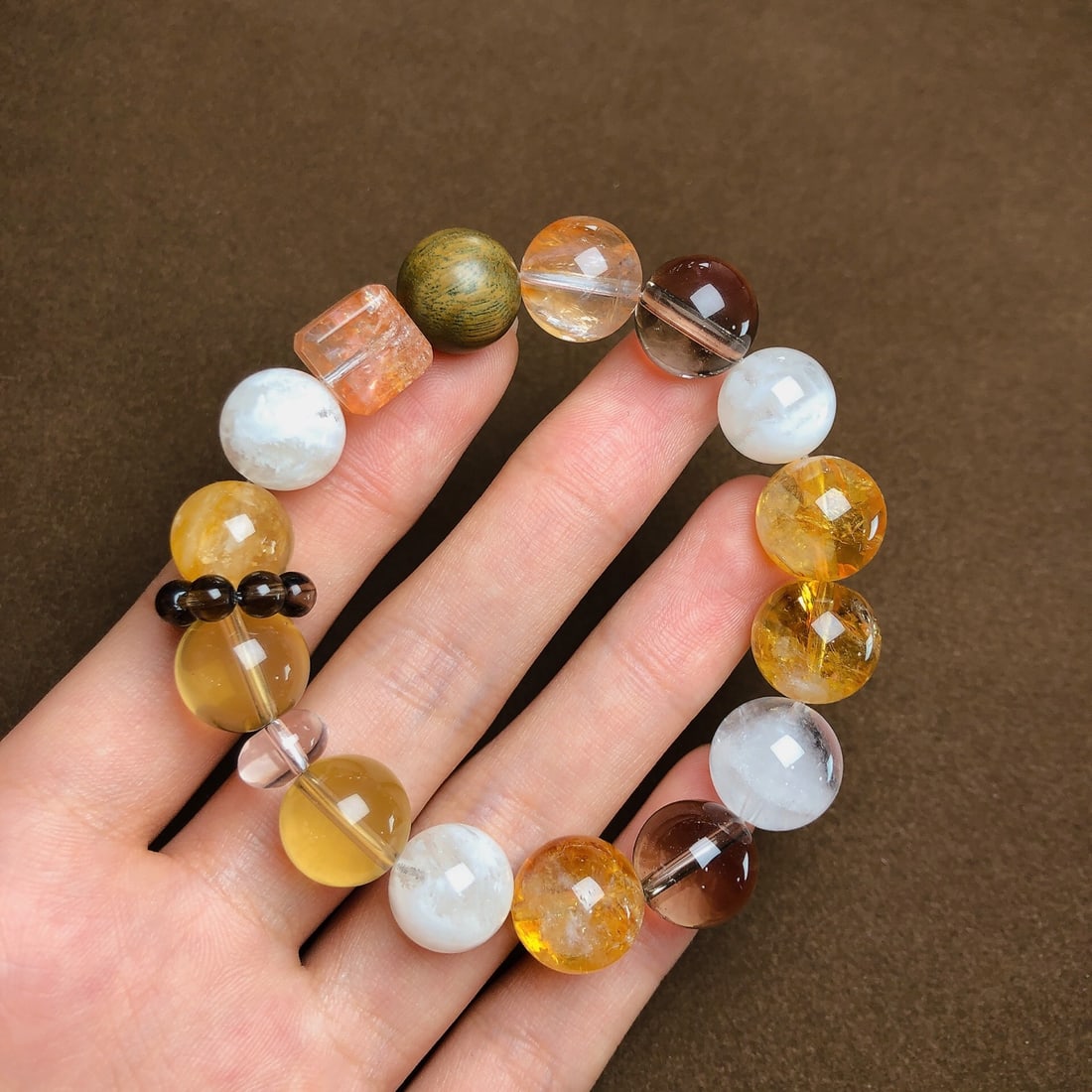 An Exquisite Crystal Bracelets: An Exquisite Crystal Bracelets,Size:11.7mm,9.7mmx9.7mm,Weight:39g 水晶手串