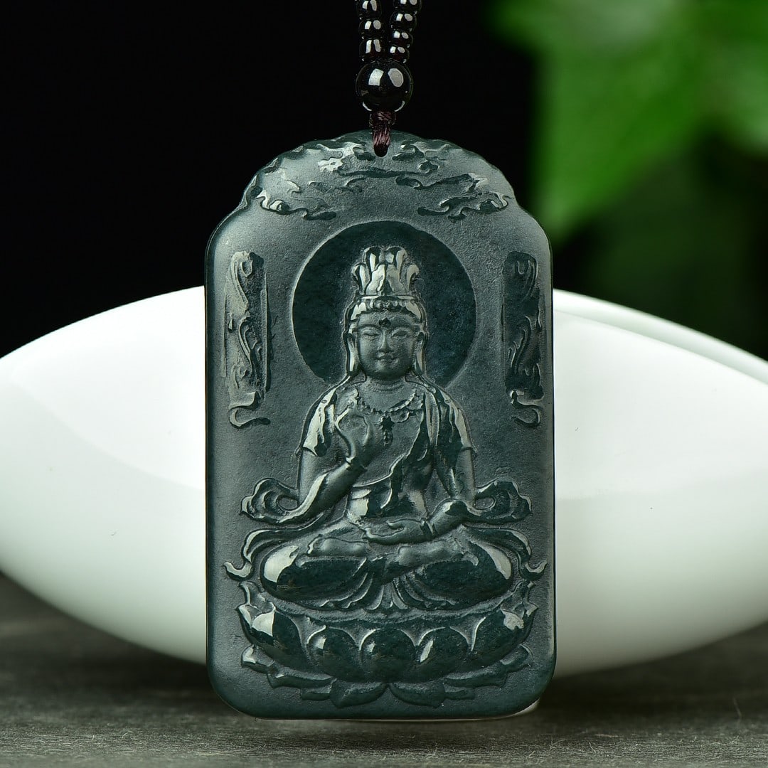 An Exquisite Sapphire Landscape and Avalokitesvara Pattern Pendant: An Exquisite Sapphire Landscape and Avalokitesvara Pattern Pendant,Size:38mmx64mm 寓意:吉祥 保平安 玉脂温润