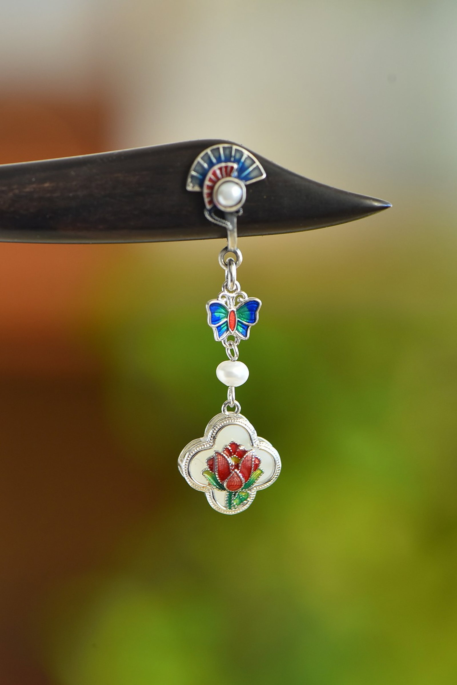 An Exquisite Sterling Silver Inlaid White Jade Enamel Ebony Hairpin: An Exquisite Sterling Silver Inlaid White Jade Enamel Ebony Hairpin 纯银镶白玉珐琅黑檀木发簪