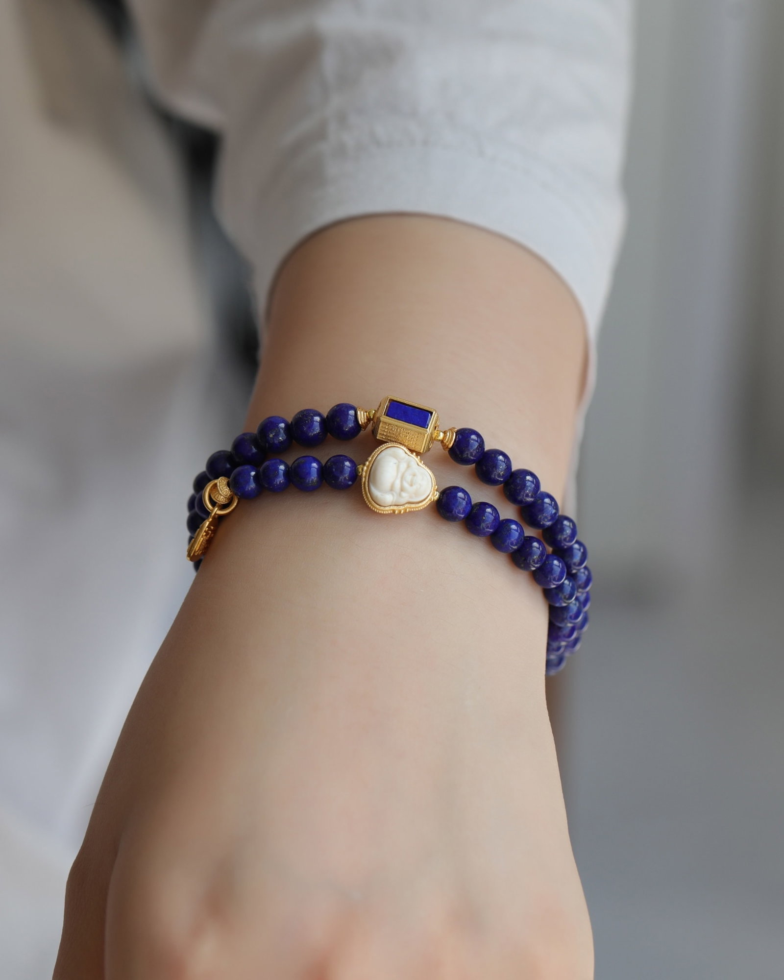 An Exquisite Lapis Lazuli Bracelets - 6