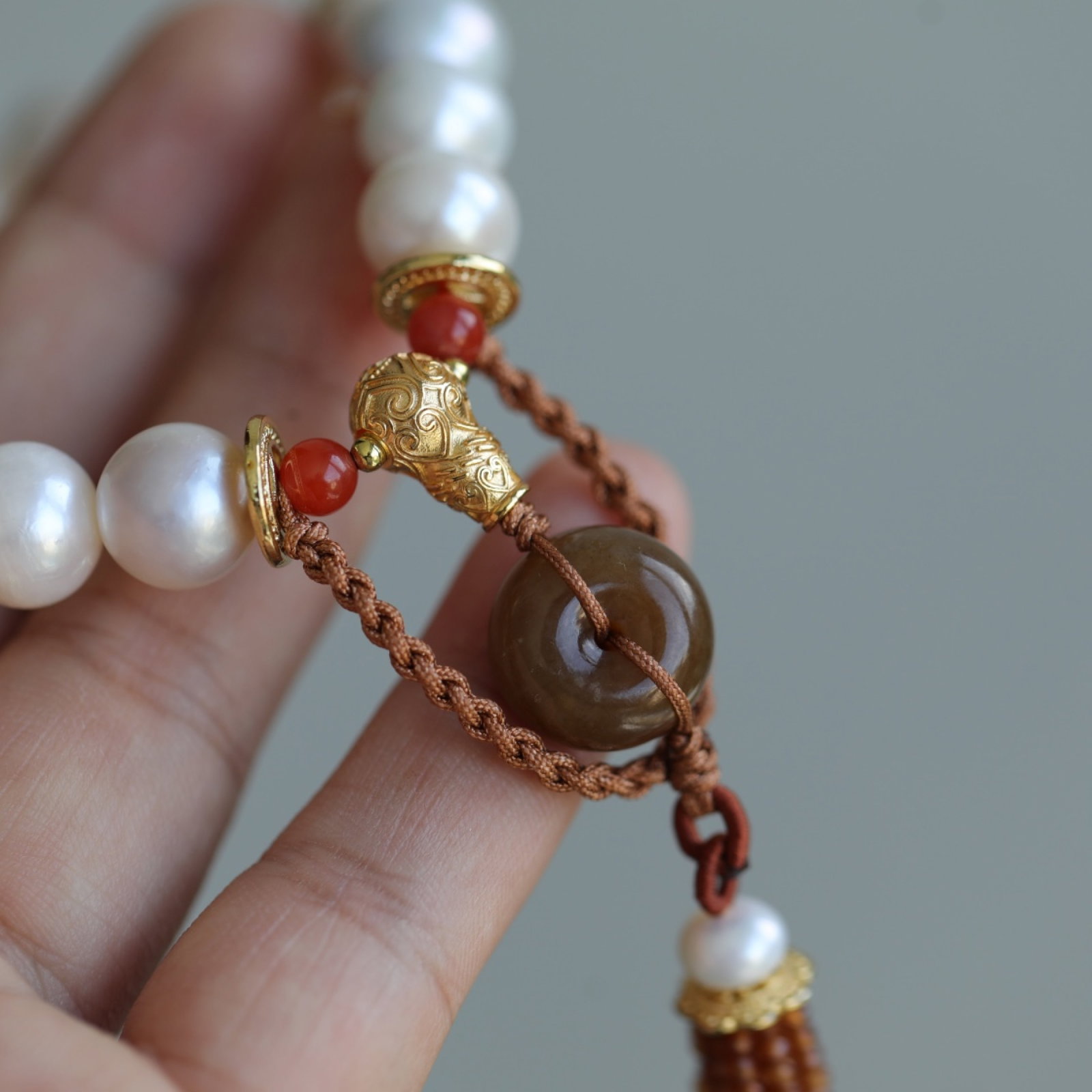 An Exquisite Pearls Bracelets - 4
