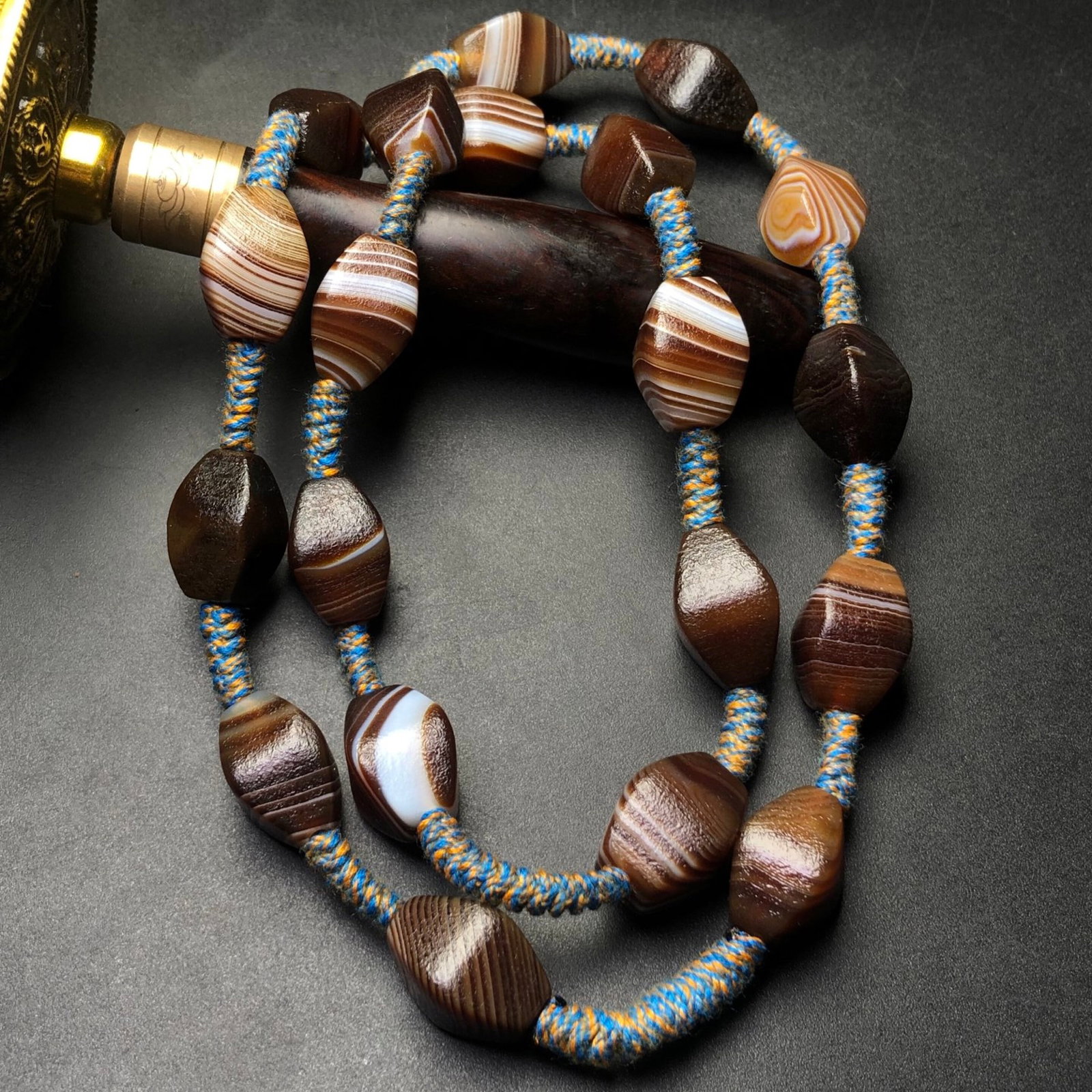 An Exquisite Agate Necklace (1 of 9)