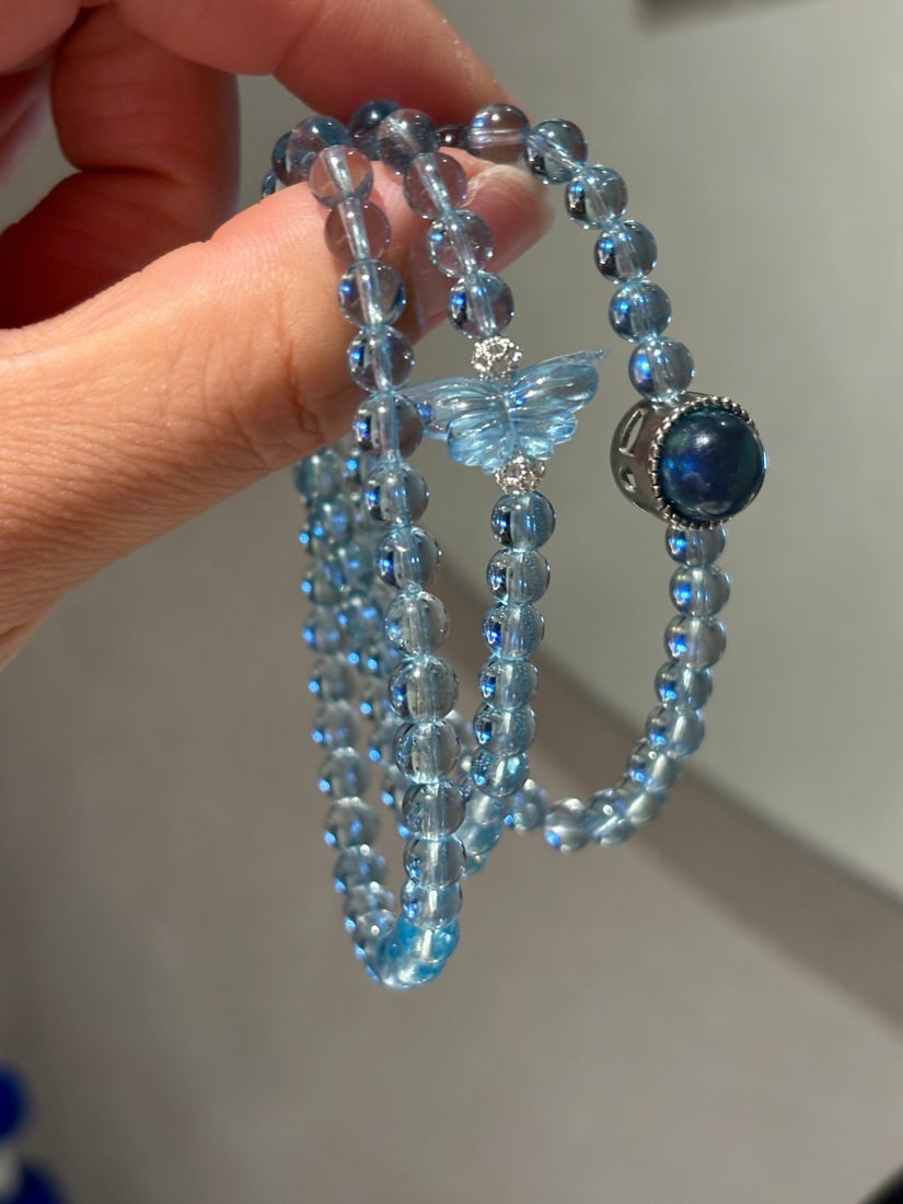 An Exquisite Aquamarine Bracelets: An Exquisite Aquamarine Bracelets,Size:5.6mm,Weight:28g 海蓝宝手串