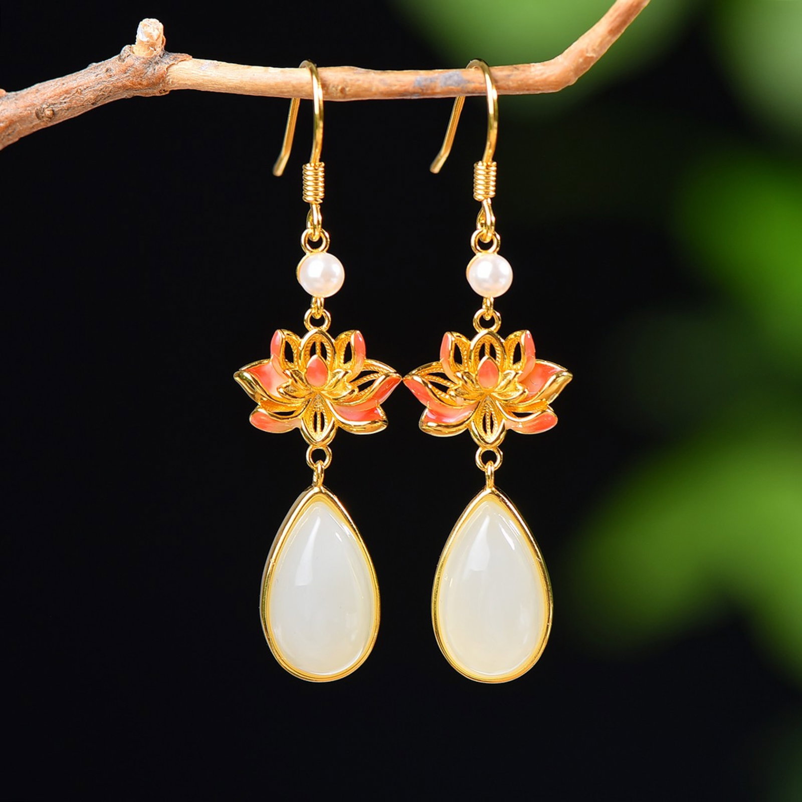 A Pair of Exquisite Sterling Silver-Gold Plated Inlaid White Jade Enamel Earrings,Inlaid Pearls: A Pair of Exquisite Sterling Silver-Gold Plated Inlaid White Jade Enamel Earrings,Inlaid Pearls,Size:7mmx13mm