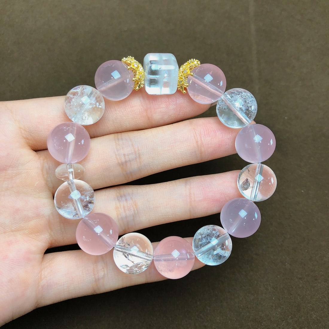 An Exquisite Crystal Bracelets: An Exquisite Crystal Bracelets,Size:13.2mm,11.1mmx11.1mm,Weight:45.2g 水晶手串