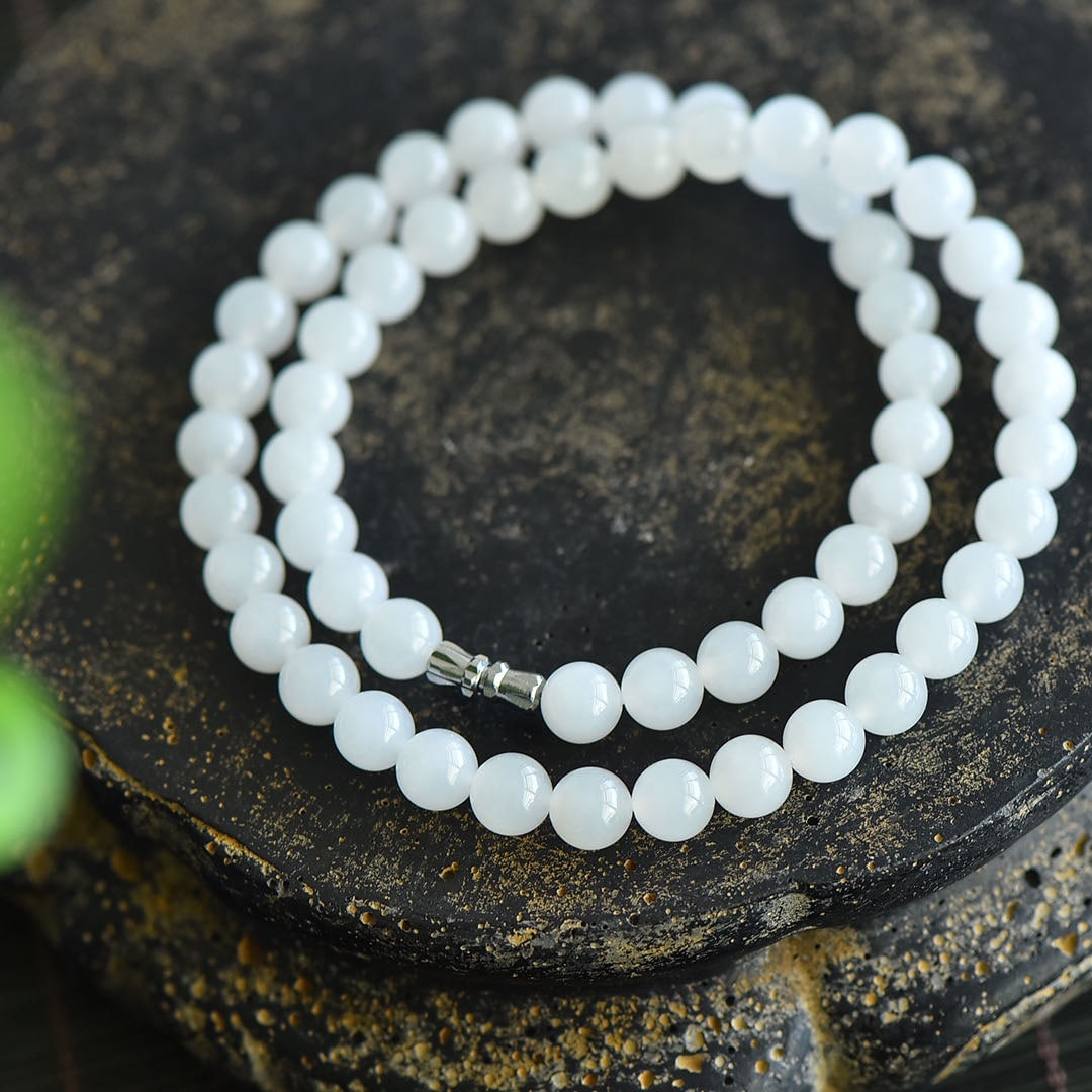 An Exquisite White Jade Necklace: An Exquisite White Jade Necklace,Size:8mm 白玉项链