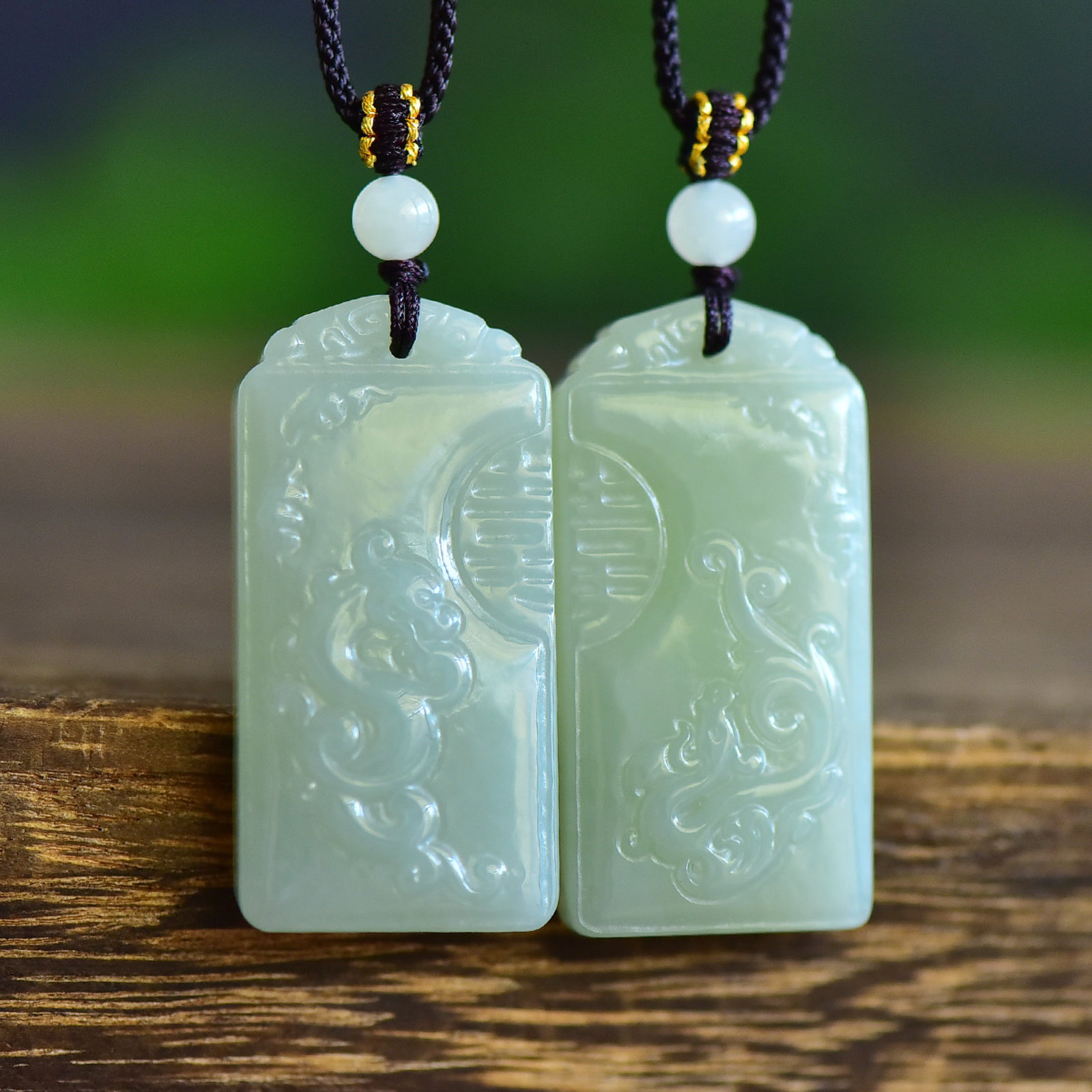 A Pair of Exquisite Greenish Jade Dragon and Phoenix Pattern Pendant: A Pair of Exquisite Greenish Jade Dragon and Phoenix Pattern Pendant,Size:45mmx23 寓意:吉祥 龙凤和鸣 凤牌吊坠