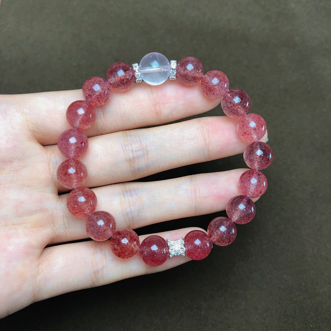 An Exquisite Crystal Bracelets: An Exquisite Crystal Bracelets,Size:9.4mm,10.5mm,Weight:24g 水晶手串